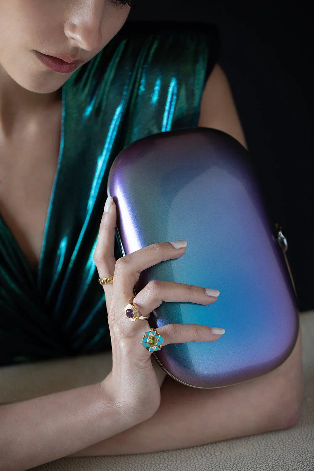 Elina Clutch - Iridescent