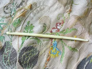 LOVELY Antique Elegant Carved Bone Double Crochet Hook, Each End has a Carved Hook ,Antique Needle Work Tool Collectible Crochet Tool