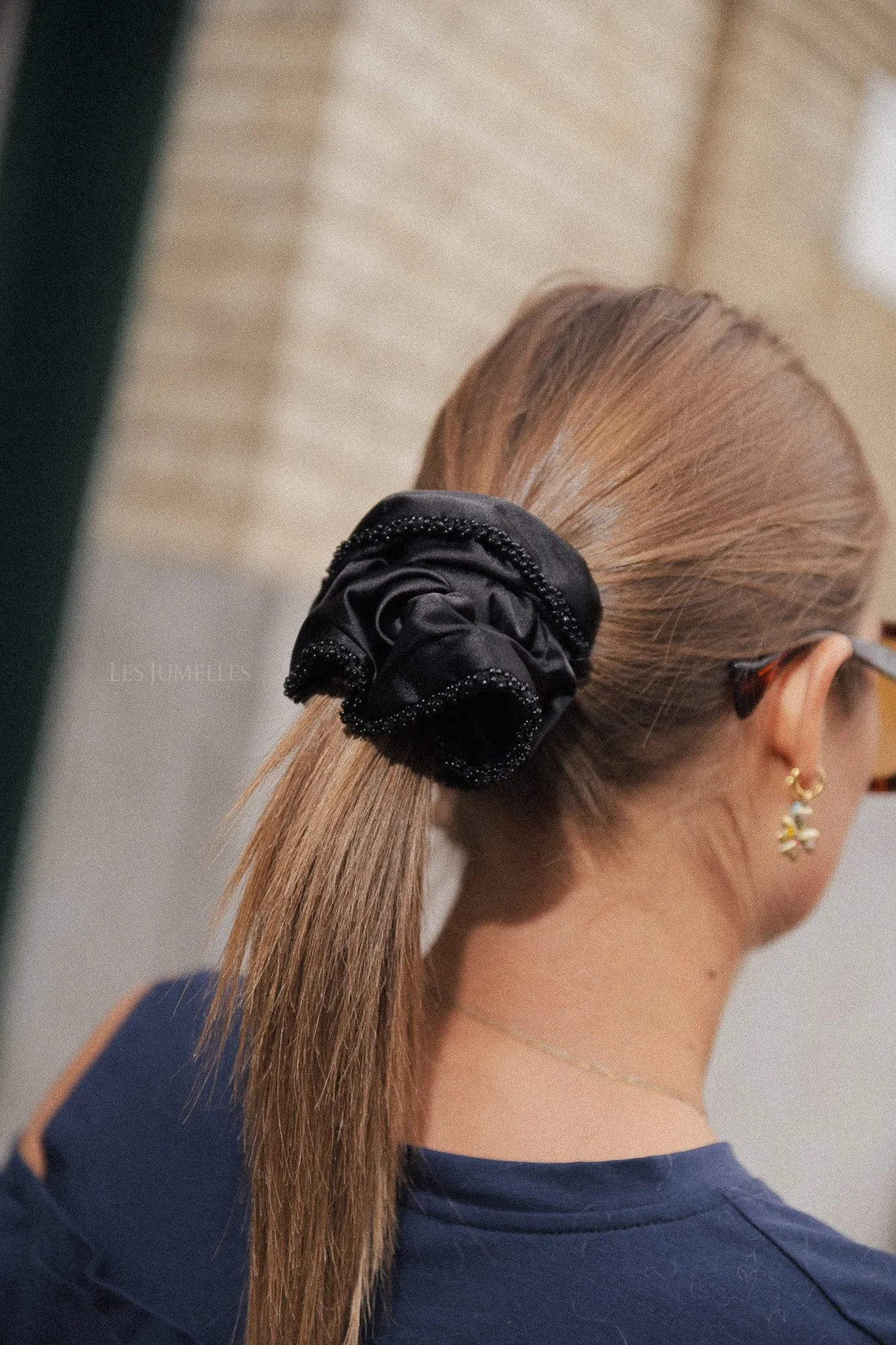 Luster bead scrunchie black