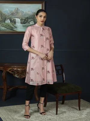 Luxurious Closed Collar Embroidered Kurta