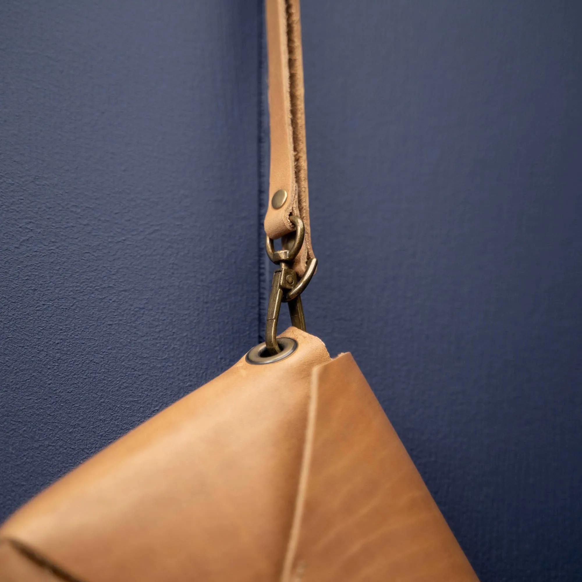 The Cecilia 2.0 - Fine Leather Envelope Purse with Adjustable 3 in 1 Strap